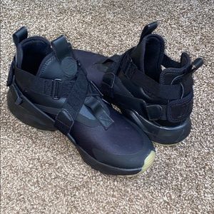 Nike Black Hurache Sneakers